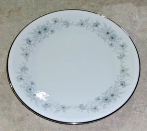 Beautiful Noritake Japan Inverness 6716 China 8.25" Salad Plate Blue Flower - Picture 1 of 5