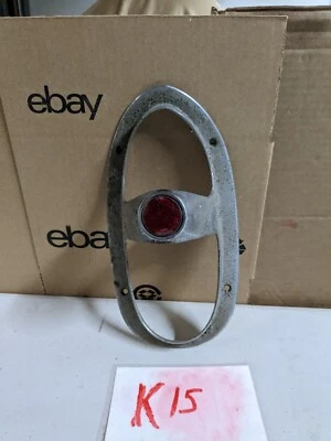 1955 HUDSON TAIL LIGHT BEZEL WITH REFLECTOR STIMSONITE NO. 8 Foto 1 de 4