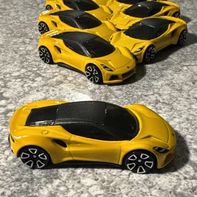 Lote de 10 Hot Wheels Sueltos Amarillo Lotus Emira Muy Geniales Foto 1 de 4