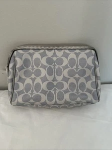 $88 COACH Cosmetic Toiletry Bag Heritage Signature C Purse Makeup - Picture 1 of 8