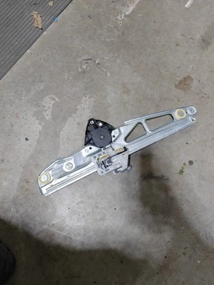 Б/у регулятор заднего правого окна подходит: 2015 Chevrolet Impala задний правый класс A - Изображение 1 из 3