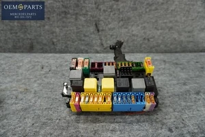 MÓDULO DE CAJA DE FUSIBLES RELÉ MERCEDES W242 W246 B250 CLASE B OEM - Imagen 1 de 4