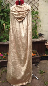 hooded cloak in gold light weight crushed velvet 150cm - Picture 1 of 3
