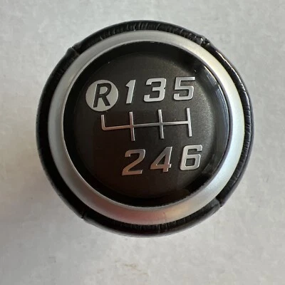 Subaru BRZ Botão de Mudança 6 VELOCIDADES ACABAMENTO PRATA BOM ESTADO USADO PELO FABRICANTE - Imagem 1 de 4