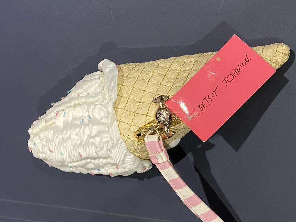 Betsey Johnson Kitsch Kiss Me Till Ice Cream Wristlet Bj63965h Ruffles BPU 98