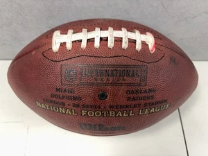 NFL Wilson "The Duke" Official Game Ball - Miami Dolphins v Oakland Raiders 2014 - Bild 1 von 8