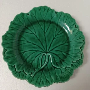 Antique Wedgwood Dark Green Majolica Plate 8" Grapevine Pattern 1920's-30's - Picture 1 of 5