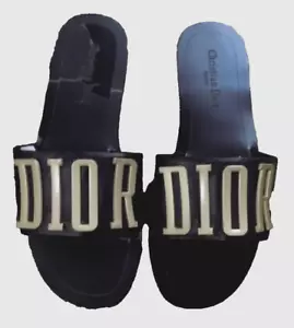 Sandalias Dior 8,5 de cuero negras con logotipo de letras elevadas de metal Evolution - Imagen 1 de 24