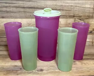VTG. TUPPERWAE JUICE STORAGE PITCHER - Flip-Top Seal Lid - 4 - TALL TUMBLERS - Picture 1 of 3