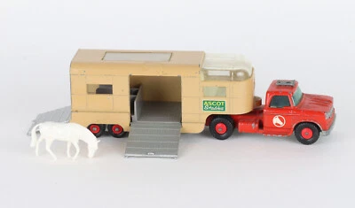 Matchbox No. K-18 Dodge Tractor with Articulated Horse Van - Lesney - Image 1 of 4