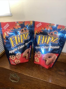 2x 🎃 Flipz Apple Cider Donut Limited Edition Pretzels - Picture 1 of 1