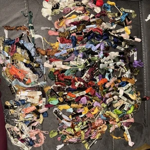 Embroidery Floss Large Lot 200+ Skeins All Colors DMC Cotton New& Used - Picture 1 of 5