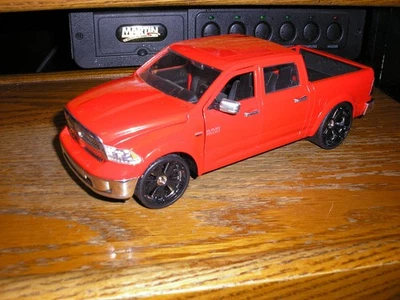 Jada 1/24 Custom Edition Just Trucks 2014 Dodge Ram 1500 Crew Cab Red Free SH - Image 1 of 4