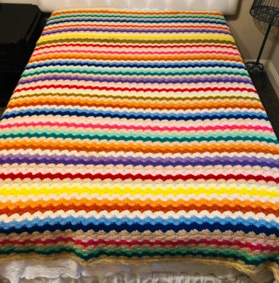 Handmade Multi Colored Striped Afghan Throw Blanket Scallop Edge Granny 82”x 69” - Imagem 1 de 4