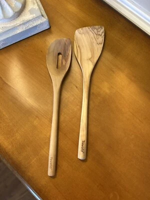 Tovolo Olivewood Angled Turner & Slotted Spoon Set NWOT OPEN BOX - Imagem 1 de 4