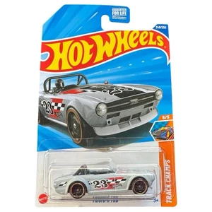 Hot Wheels 2025 Case Q Triumph TR6 Regular Treasure Hunt grau - Bild 1 von 4