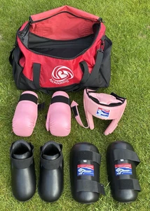 Matt Fiddes Karate Sparring Kit Size S Gloves Head Guard Pads Boots & Bag (Teen) - Picture 1 of 17