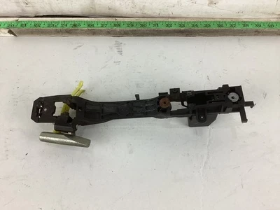 2006-2008 Lexus IS350 IS250 Suporte de maçaneta externa traseira esquerda fabricante de equipamento original - Imagem 1 de 4