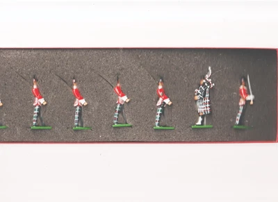 Britans HIGHLAND LIGHT INFANTRYLtd Ed SIN USAR, EN CAJA JUEGO DE SOLDADO DE JUGUETE nuevo en caja sin usar, en caja 8 PIEZAS Foto 1 de 3