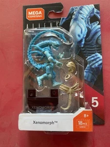 Mega Construx Heroes Series 5: Aliens XENOMORPH (Light Blue) - Picture 1 of 2
