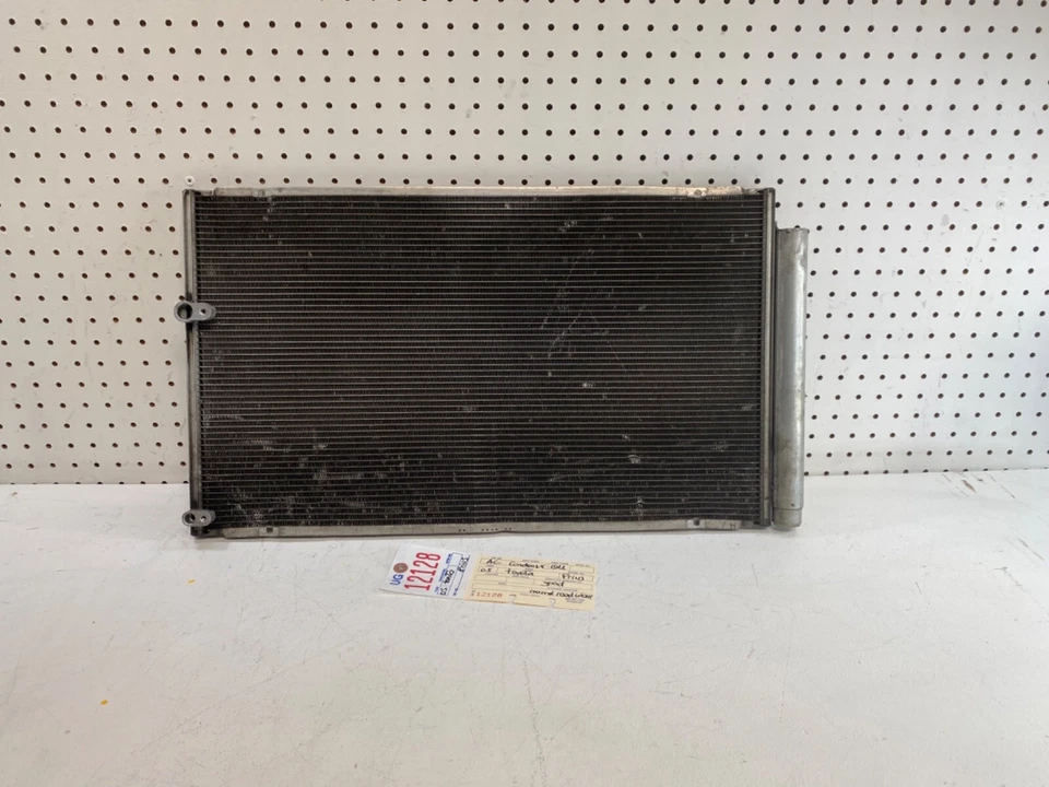 Toyota Prius 2005 condensador de aire acondicionado OEM Foto 1 de 4