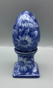 Porcelain Blue Floral Salt & Pepper Shaker Egg on Pedestal Hand Painted Thailand - Picture 1 of 7