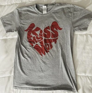 Gildan Soft Style T Shirt Youth Medium Kiss My Mutt - Dog Lovers - Picture 1 of 3