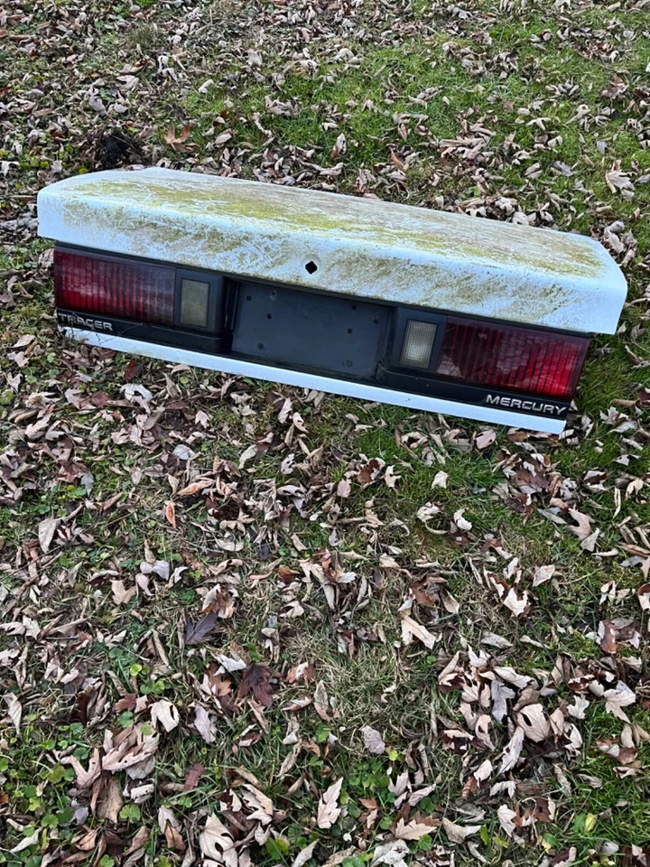 Tapa maletero Mercury Tracer 1991 1992 1993 1994 1995 1996 Foto 1 de 1