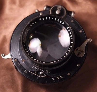 Schneider Kreuznach XENAR 210mm f4.5 in Compound + Flange - Image 1 of 3