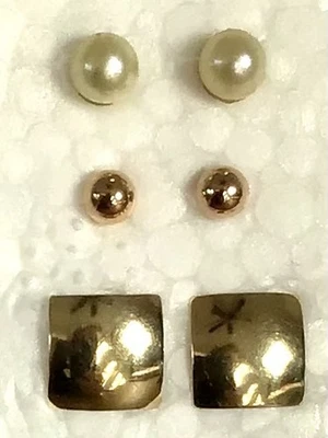 3 pares de aretes cuadrados redondos de perlas de oro amarillo de 14 k usados en excelente estado .77 g X32 Foto 1 de 4