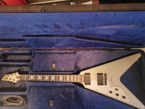 2015 Schecter V platinum guitar LEFT HAND...with case. BRAND NEW 1 of 6 made - Picture 1 of 1