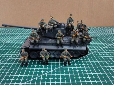 1/72 WW II carri armati tedeschi "Tigre" modello finito (compresi 12 soldati dipinti) - Immagine 1 di 4