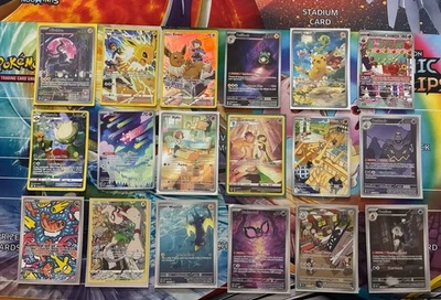 Lote de cartas Pokémon arte completo arte antiguo fuego Eevee Jolteon Pikachu 18 cartas casi nuevo Foto 1 de 2