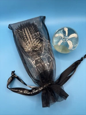 Shu Uemura Mini Paddle Brush NEW 🔥SALE🔥 - Image 1 of 3