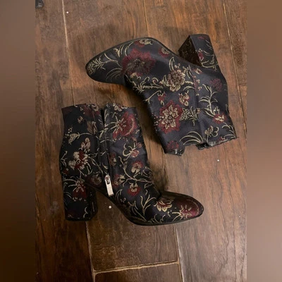 Botines Antonio Melani Breeah Floral Jacuard Talla 7.5 Foto 1 de 4