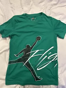 Green Jordan t shirt size M  10-12 Kids - Picture 1 of 3