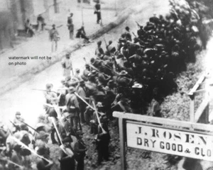 Soldados confederados marchan a través de Frederick, Maryland 8x10 Guerra Civil Foto 115 - Imagen 1 de 2