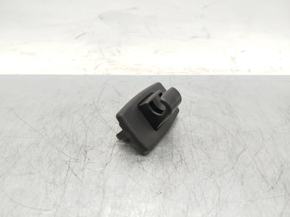 ВНУТРЕННИЙ КРЮК ПОДВЕСНОЙ MERCEDES BENZ C220 C КЛАССА W205 2016 A16681000129051 - Изображение 1 из 4