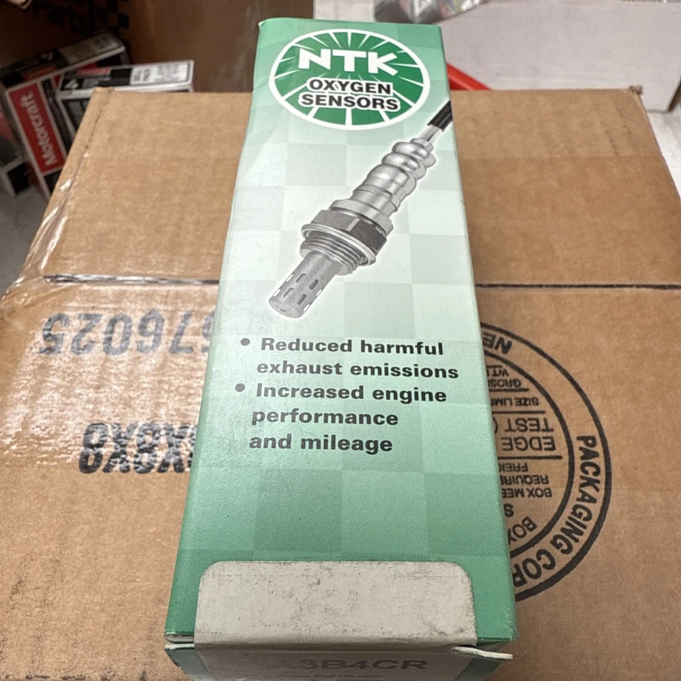 Sensor de oxígeno aguas abajo izquierdo o derecho O2 NTK 25175 para Kia Sorento 03-06 3,5 V6 Foto 1 de 4