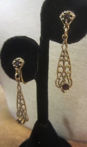 Pendientes colgantes vintage victorianos en tono dorado con piedras preciosas de rubí - Imagen 1 de 6