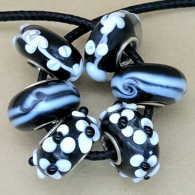 Juego de dijes de cuentas de vidrio de Murano europeo de un solo núcleo flores 3D blanco y negro Foto 1 de 4