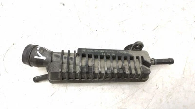 Válvula respirador motor gasolina Seat Ibiza III 6L 1.4i 63kW 2007 036121188B  Foto 1 de 4