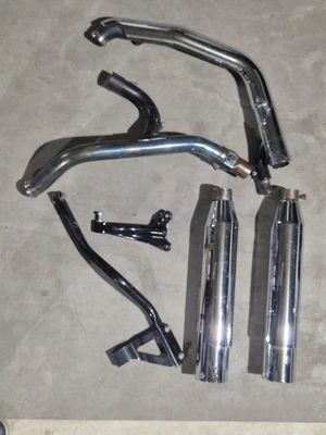 Harley-Davidson Dyna Street Bob 2010 escape FXDB Foto 1 de 4