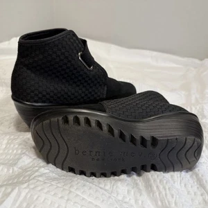 Bernie Mev Damen-Bootie schwarz Wildleder Plateau Keilabsatz Memory Fußgewölbestütze Größe 5 - Bild 1 von 6