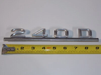 Insignia emblema tapa maletero Mercedes Benz 240D vintage 1977-85 123 817 05 15 Foto 1 de 4