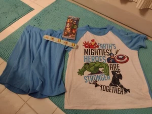 Lot of 3 Avengers items - Boys 10 PJs, stickers, and slap bracelet - Picture 1 of 5