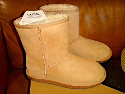BOTAS clásicas cortas australianas UGG piel de oveja para mujer ~ CASTAÑO TALLA 7 Foto 1 de 4