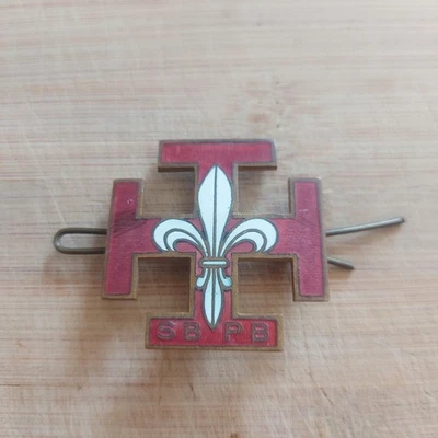 UK Scouting French Canadian Enamel Red White Metal Pin Badge SB PB - Image 1 of 2
