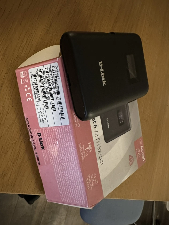 D-Link DWR-933 4G+ LTE advanced Cat 6 WiFi hotspot 300 Mbps portable AC1200 - Image 1 of 1