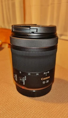 Canon RF 15-30mm F4.5-6.3 Is STM Lens - Image 1 of 4